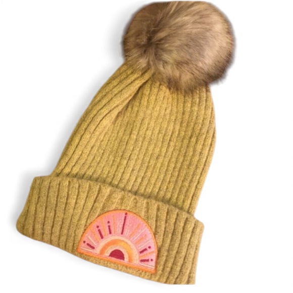 NWT Virginia Wolf - The Sunray Beanie With Removable Button Down Pom Top NIP - Picture 6 of 15